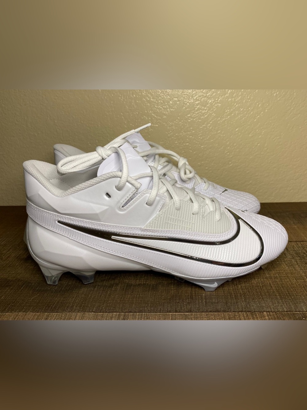 Nike Vapor Edge Elite 360 2 “White Metallic Silver”
- Size 8 Men.
